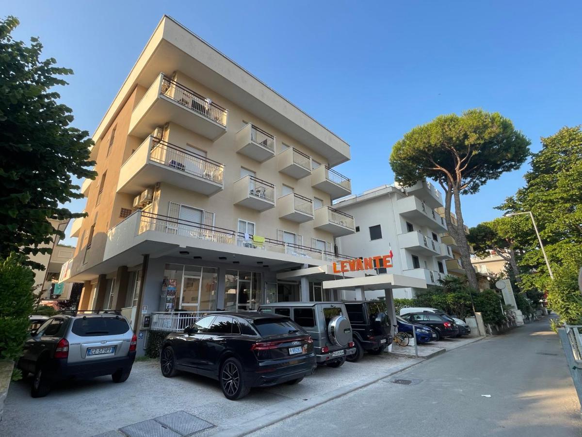 Hotel Levante Convenzionato Oltremare E Italia In Miniatura Riccione Exterior photo